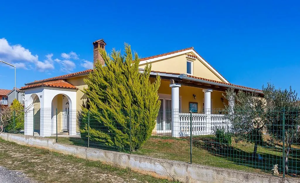 Holiday Home Vesna Liznjan