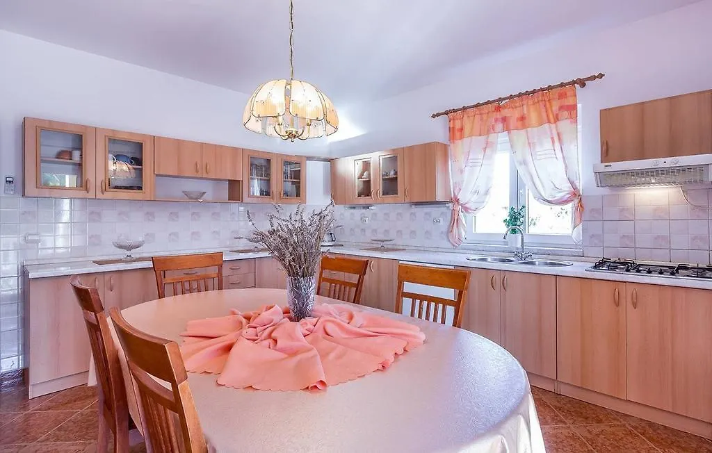 Holiday Home Vesna Liznjan Croatia