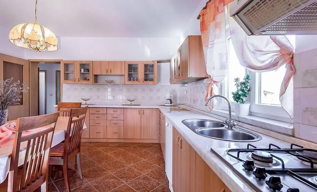 Holiday Home Vesna Liznjan Croatia