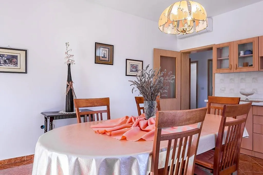 Holiday Home Vesna Liznjan