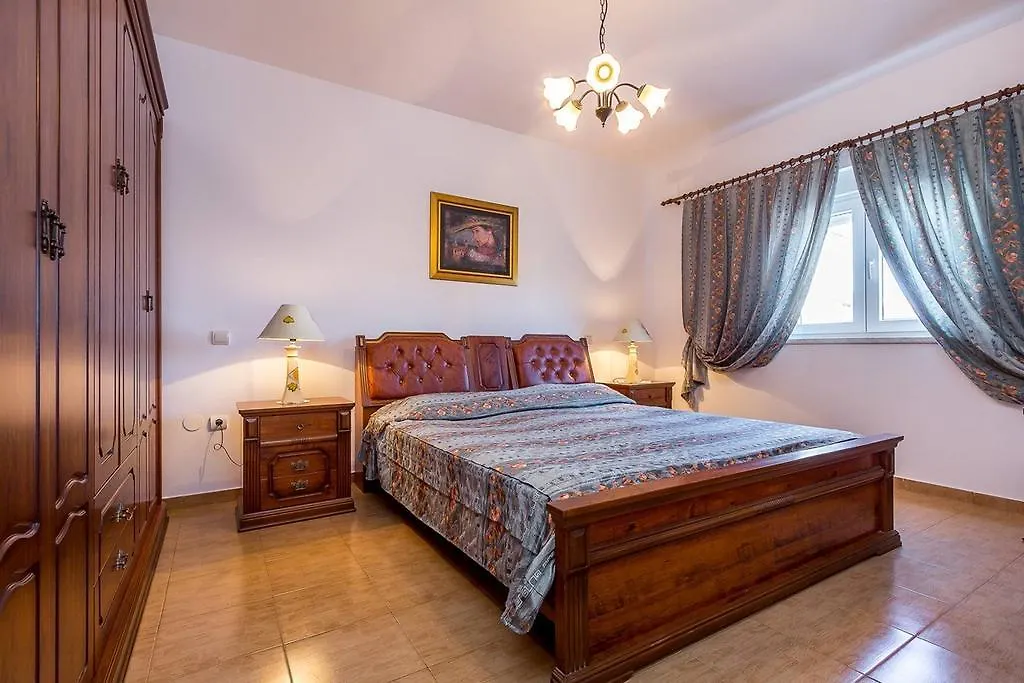 Holiday Home Vesna Liznjan 0*,