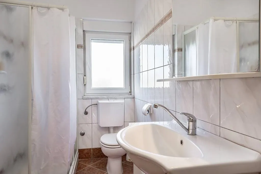 Holiday Home Vesna Liznjan 0*,