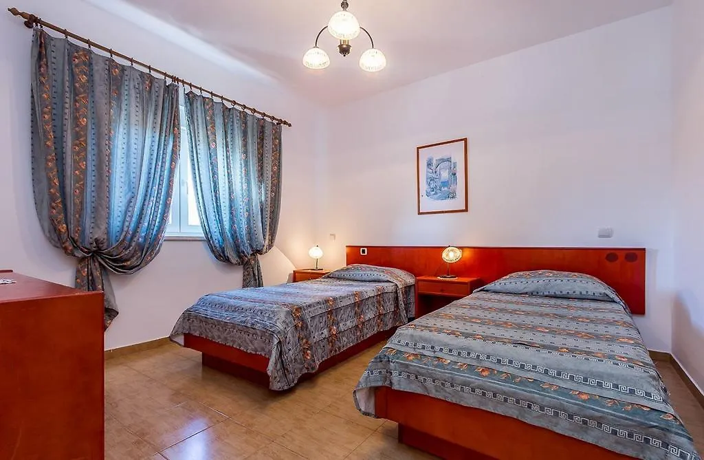 Holiday Home Vesna Liznjan
